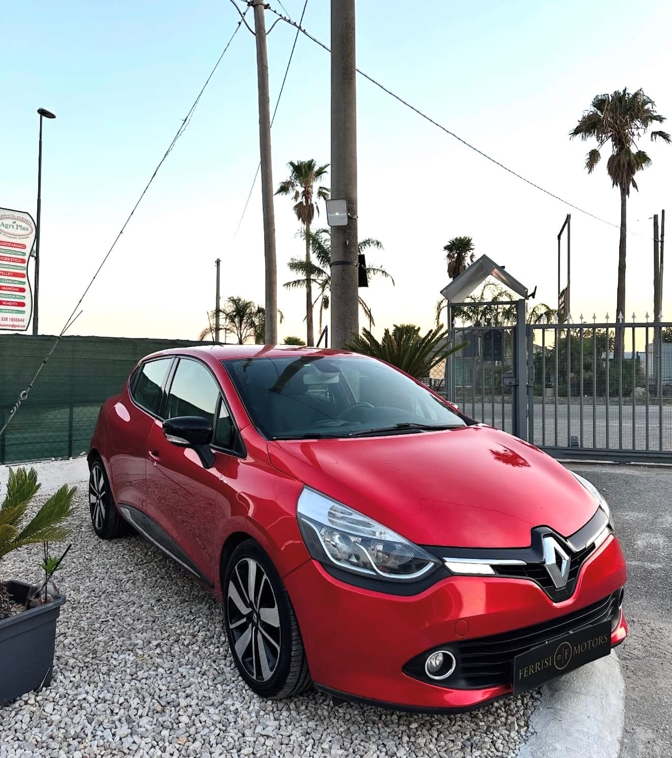 Renault clio - immagine 1